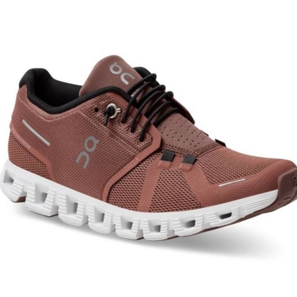 On running Cloud 5 rust rock.  Women's.  Size 5. Rust / Black